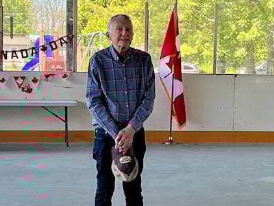 Killarney Mayor Michael Reider says a few words.