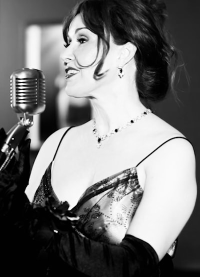 Vintage Jazz Vibes with the Dyanne Dumas Trio