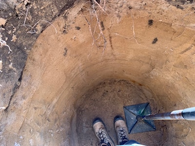 5ft deep hole. Thankfully it was pretty easy digging!